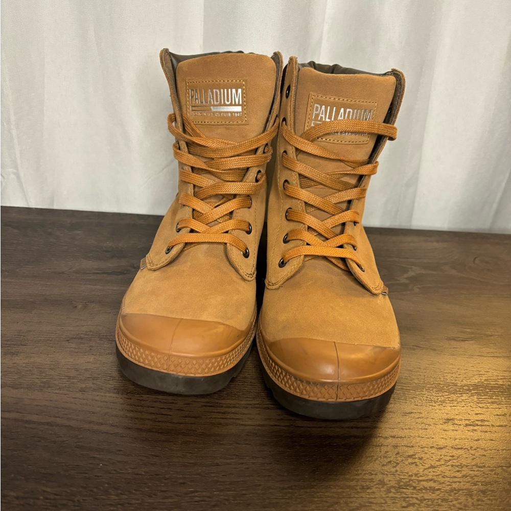 Palladium Boots brown and tan size 8